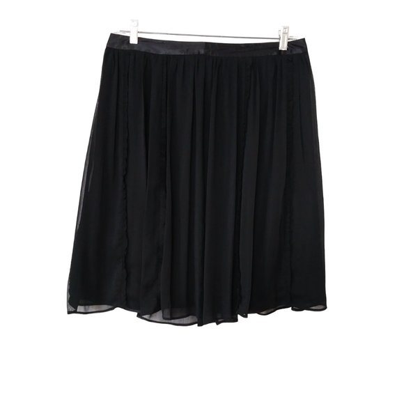 Nicole Miller Dresses & Skirts - Nicole Miller Women’s Black Chiffon Pleated Knee Length Skirt- Size 10